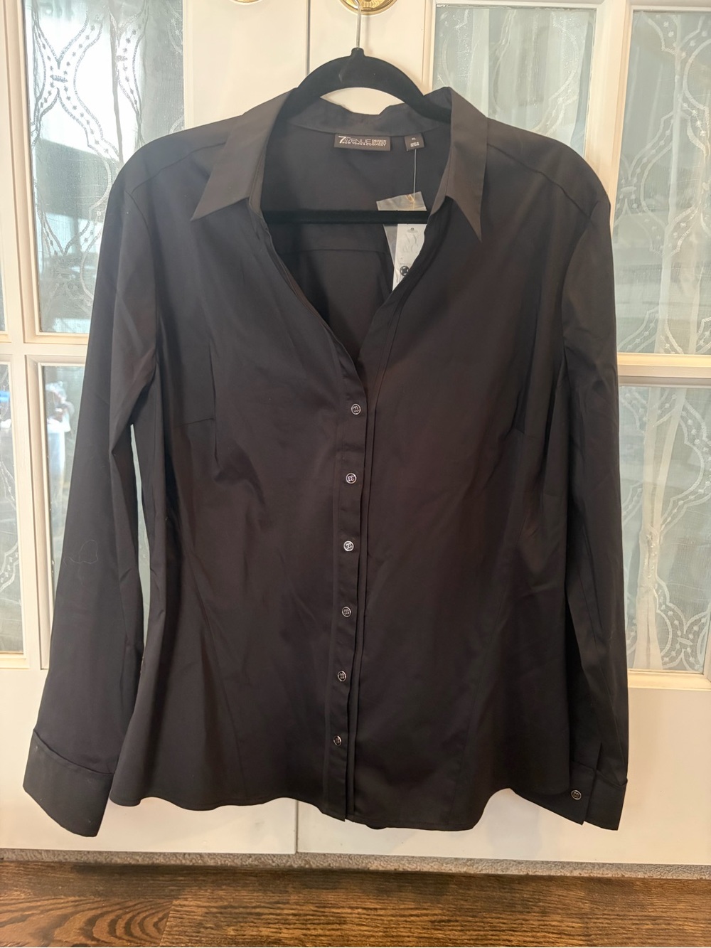 New York & Company Women’s  Black Button-Up Shirt NWT ————- size x large